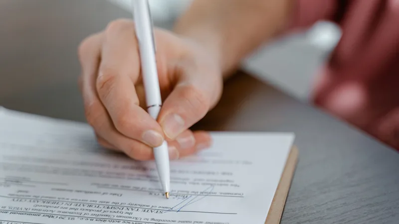 Signing Credit Cube loan agreement — simple and straightforward process
